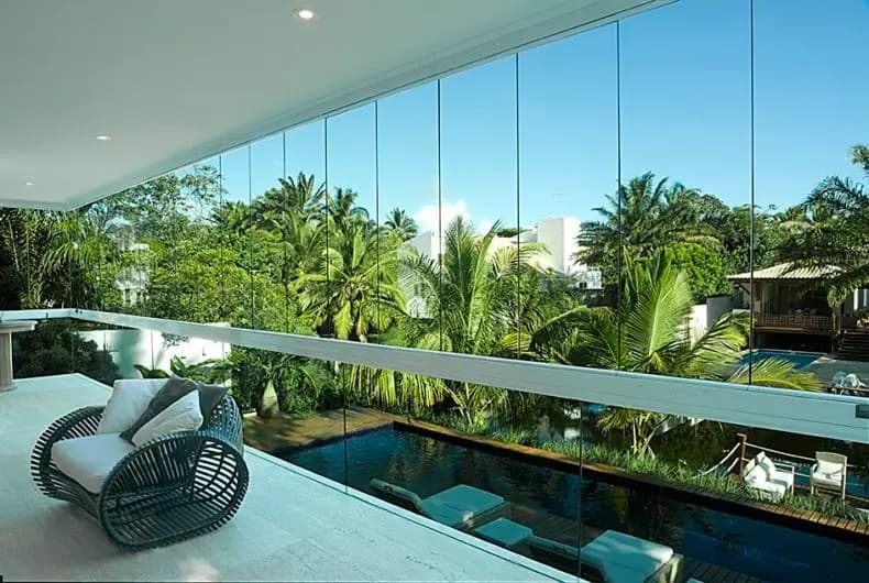 Seja um parceiro Balcony Varanda com vidros Balcony